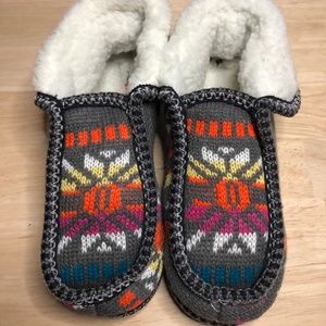 Gray Sherpa slippers